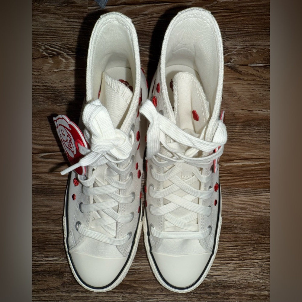 Women’s Chuck Taylor High Top Sneaker❤️ - Picture 7 of 8